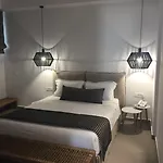 卡里阿度假套房酒店 - 仅限成人入住 酒店 费拉