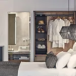 カリヤ リトリート スイーツ ホテル 3*